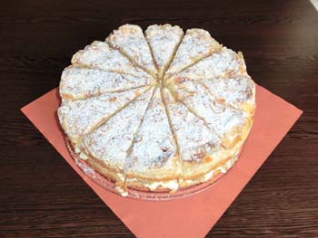 Stachelbeer-Baiser Torte